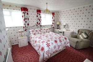 Bedroom- click for photo gallery